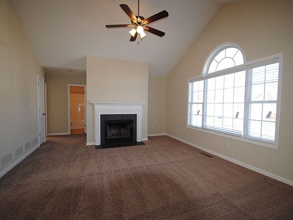 2nd image of 4839 Camelot Dr