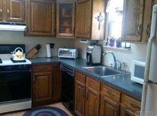 61 Orleans Rd, Valley Stream, NY 11581