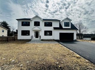 88 Priscilla Dr, Cranston, RI 02921