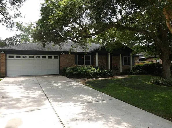 5207 Harbor Light Dr, Dickinson, TX 77539