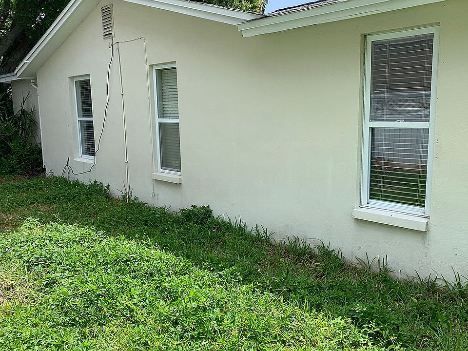 1st image of 104 Carlyle Cir