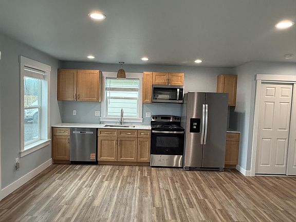 3rd image of 972 Shemya Ct #A