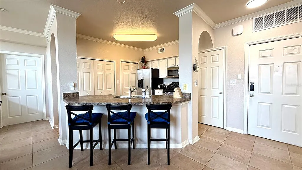 2 bed, 2.0 bath, 1085 sqft, $2,200 — Photo 4