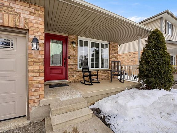 3rd image of 25 Bitternut Pl