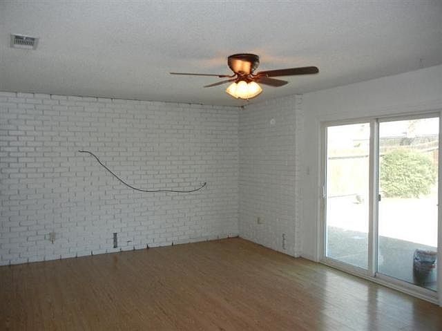 1st image of 4672 N Woodson Ave