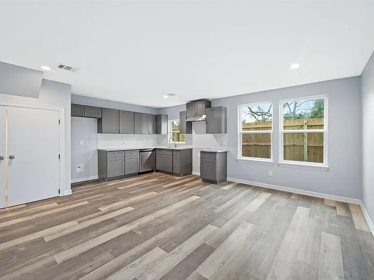 6614 Haight St #B — Photo 4
