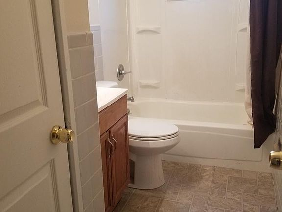 4th image of 282 Elmdale Dr