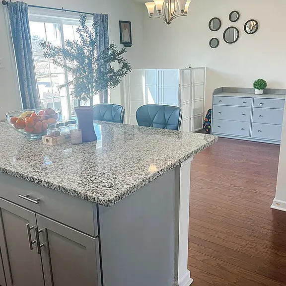 1057 Chapman Cir — Photo 3