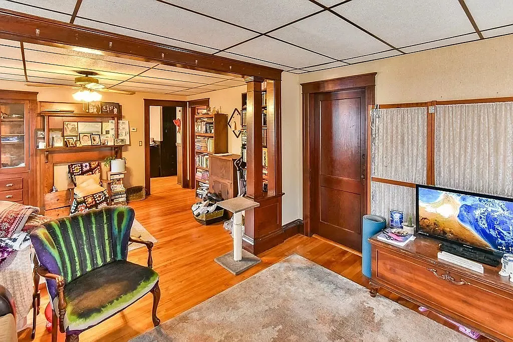 3 bed, 1300 sqft, $2,000 — Photo 4