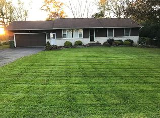 6690 Woodland Dr, Hamburg, NY 14075