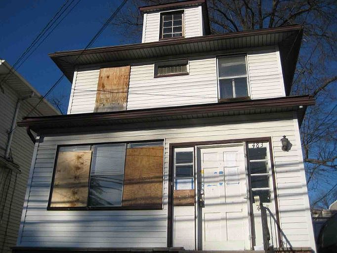 1st image of 483 Stuyvesant Ave