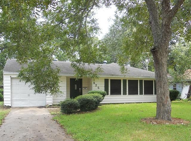 1st image of 825 Magnolia St