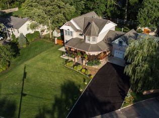 4 Matt Dr, Fairfield, NJ 07004