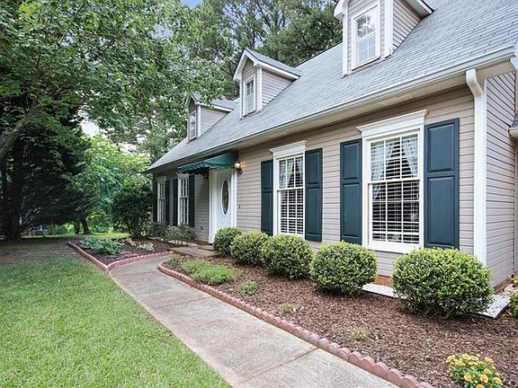 2nd image of 898 Croy Ct