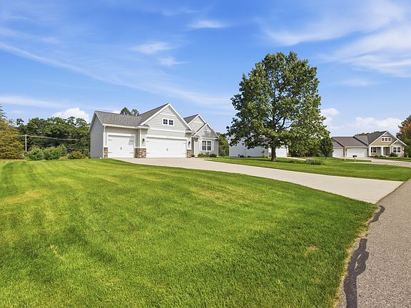 4th image of 2076 Poplar Ct