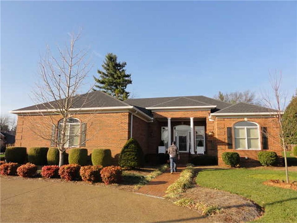 1st image of 937 Threewood Cir