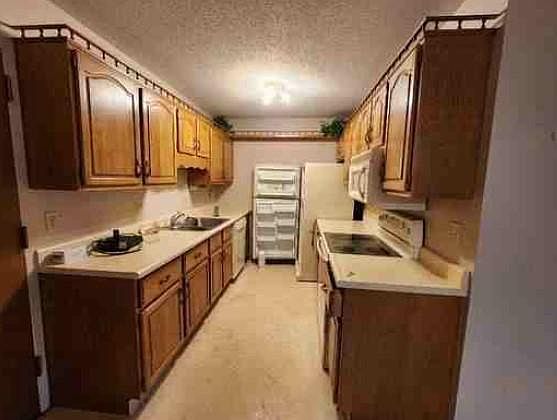 5th image of 709 Broad St APT 1