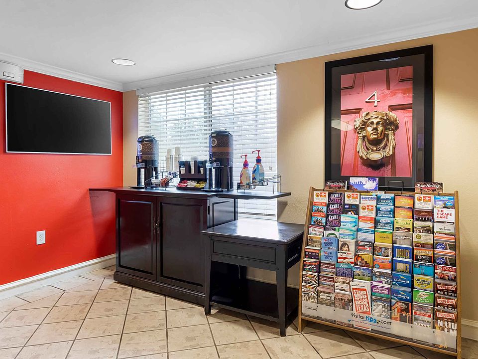 Lobby and Guest Check-in