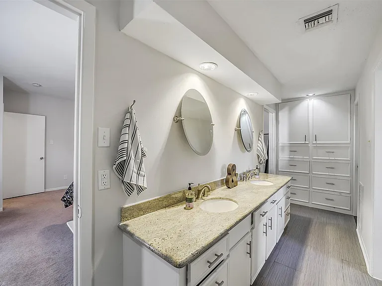 6215 Queensloch Dr — Photo 22