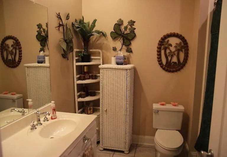 2nd Bathroom