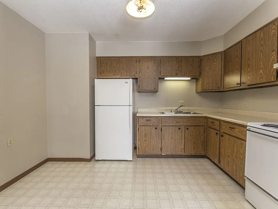 Riverwood Apartments