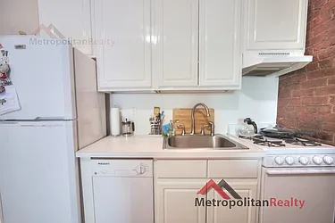 Rented by Metropolitan Realty