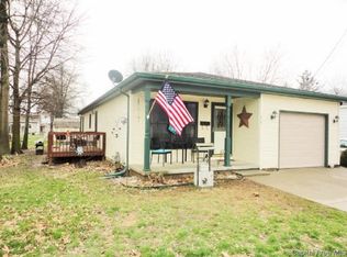 910 W Prairie St, Taylorville, IL 62568