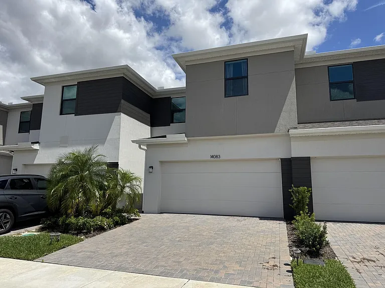 14083 SW Thorens Dr — Photo 30