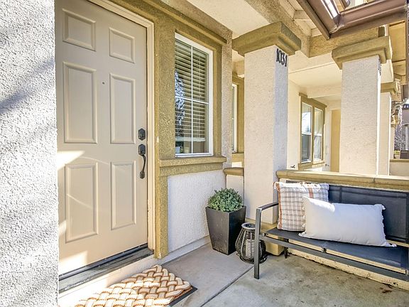 2nd image of 1031 Santa Rosa Ct