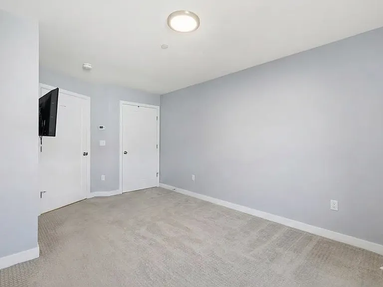 34 Mill Commons Dr #114 — Photo 8