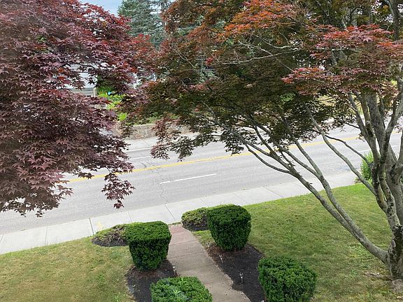2nd image of 545 Putnam Pike #2B