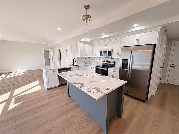 3rd image of 441 Washington St APT 203