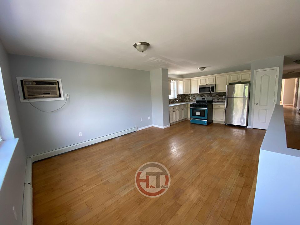 1st image of 2905 Grace Ave #2