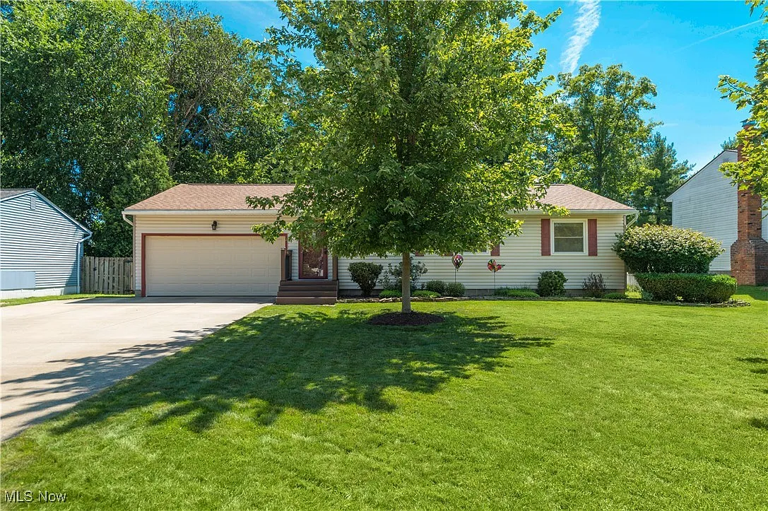 1669 Scarborough Dr photo 1