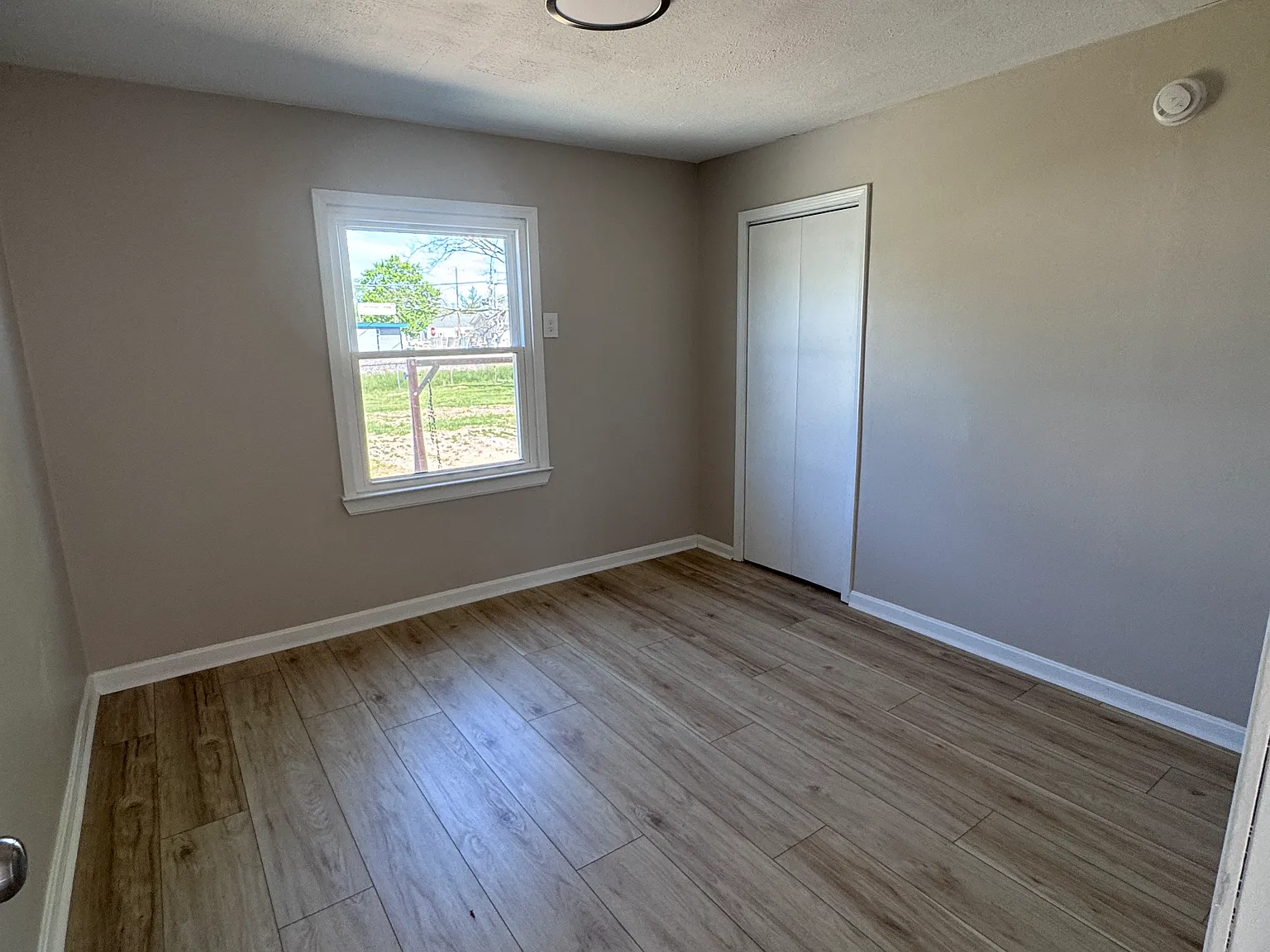 3 bed, 1376 sqft, $1,800 — Photo 2