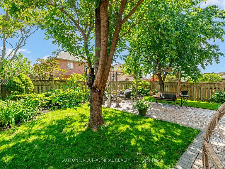 8890 Martin Grove Rd — Photo 44