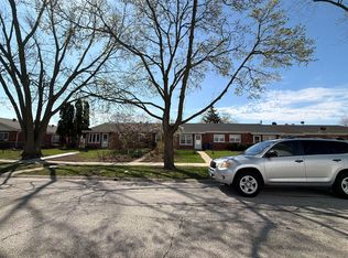 711 Dulles Rd APT E, Des Plaines, IL 60016