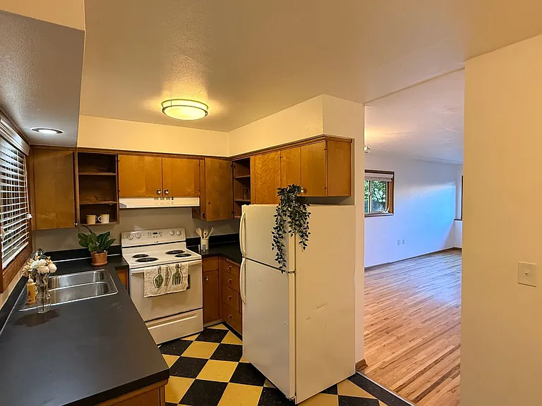 4020 SE Pardee St — Photo 10