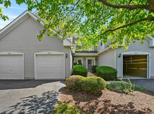406 Cobblestone Ct, Oswego, IL 60543