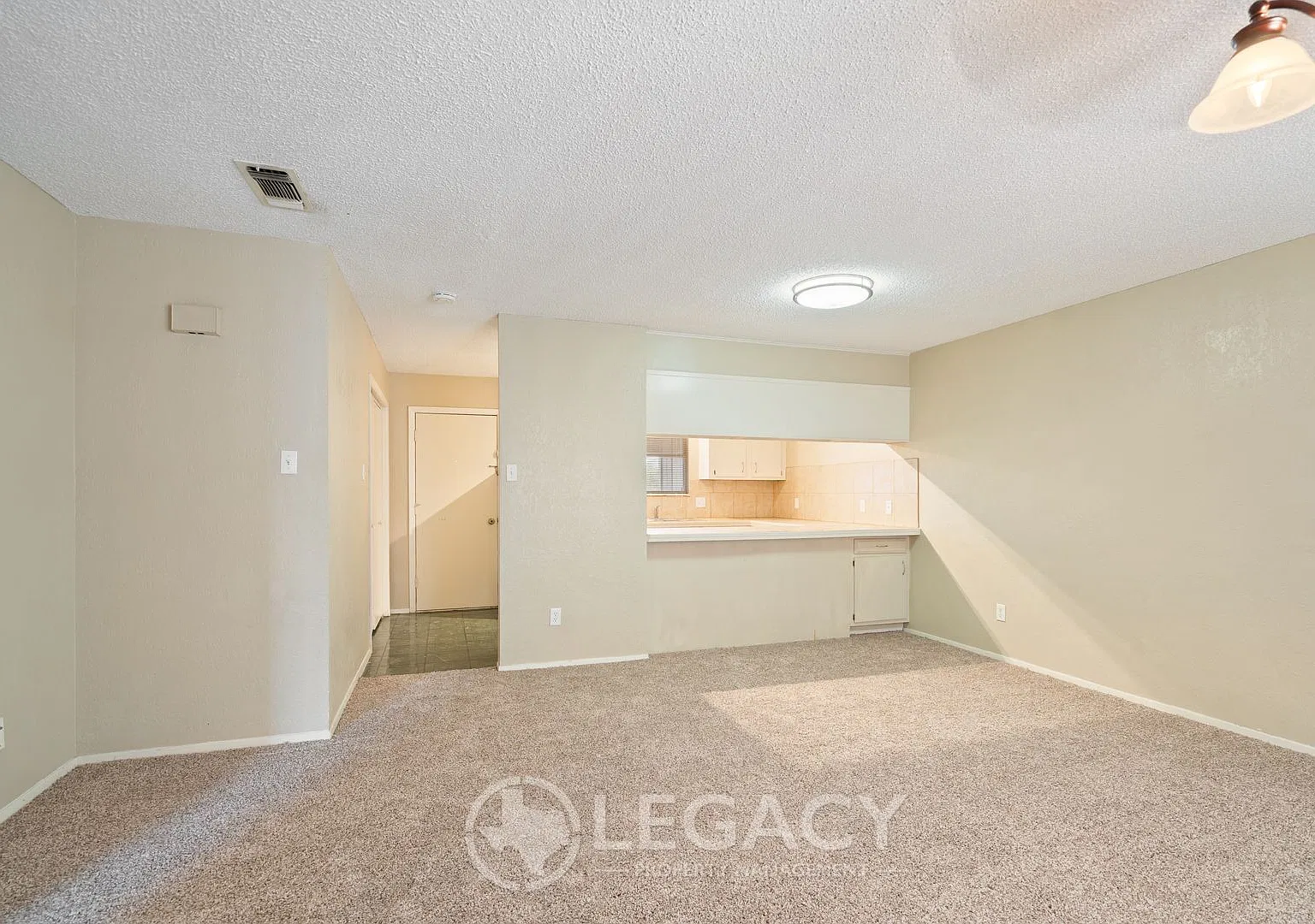 Shannon Circle A-D 104 — Photo 2