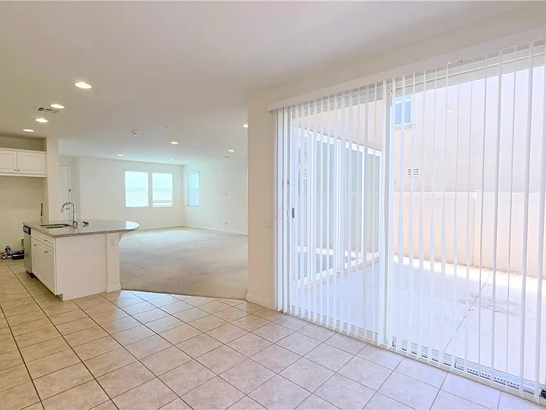 3005 E Via Corvina — Photo 9