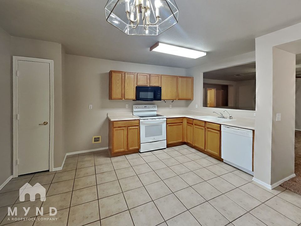 1st image of 550 W Kingman Dr