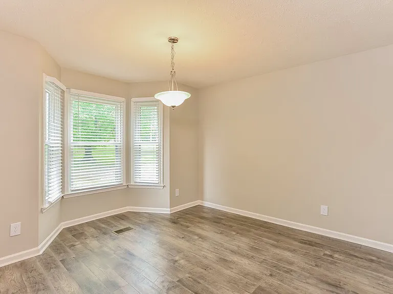 1135 SE Broad St — Photo 7