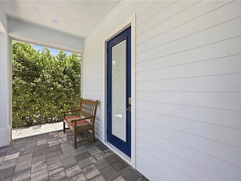 1232 Royal Palm Dr — Photo 4
