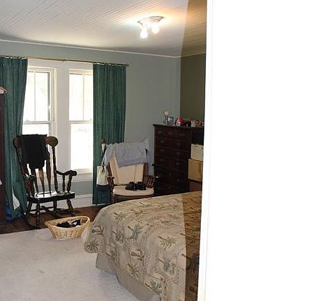 3rd image of 720 Peyton Ave