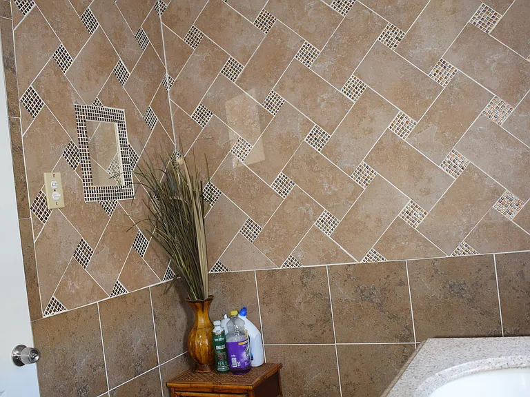 3326 Obenchain St — Photo 11