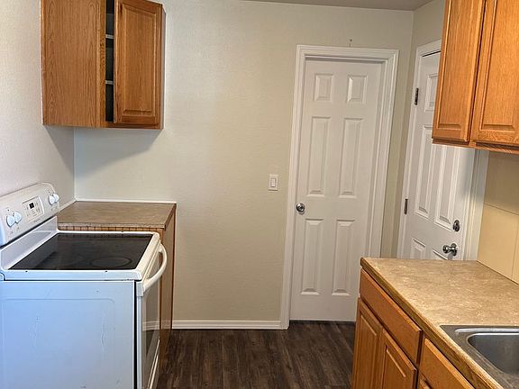 3rd image of 625 Township St #4