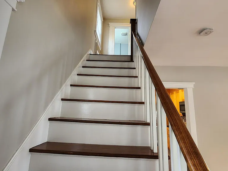60 Houston Ter — Photo 8