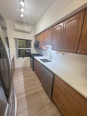 Rented by Exclusive Properties Realty Inc | media 1