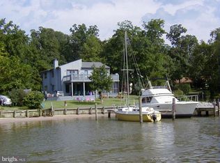 398 Armstrong Ln, Baltimore, MD 21221